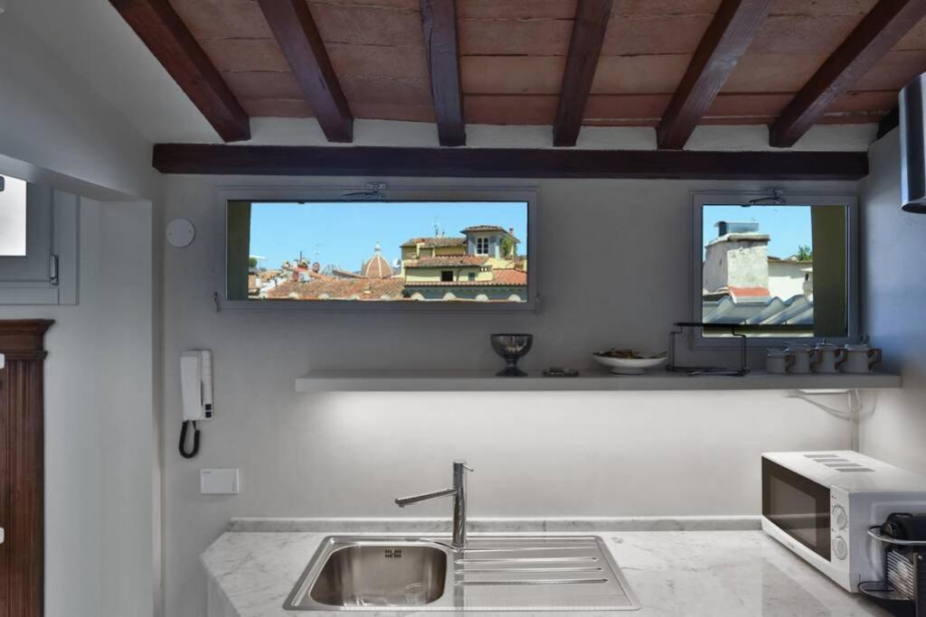 Niccolo Terrace Florence